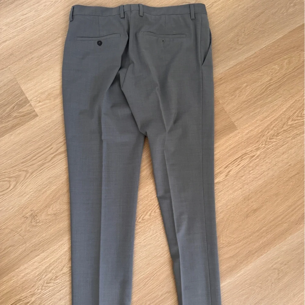 Zara Men's Gray Two-Piece Suit Jacket & Pants